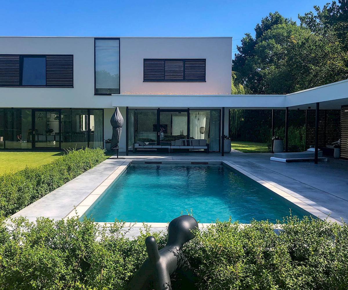 POOLHOUSE D